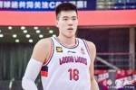 直播吧：焦泊乔已经出院目前只能坐轮椅 四周后才能正常行走